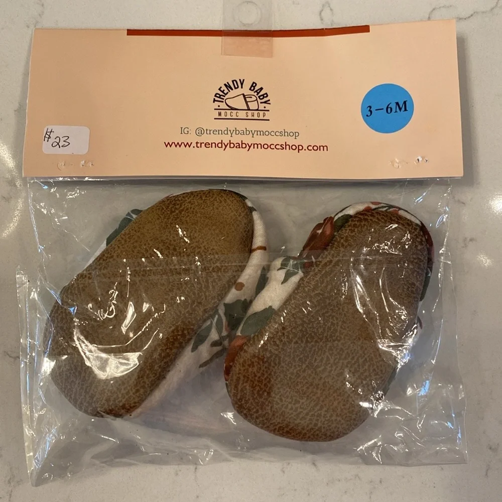Trendy‎ Baby Mocc Shop Floral Print Moccasins Soft Sole Shoes Size 3-6 Months
